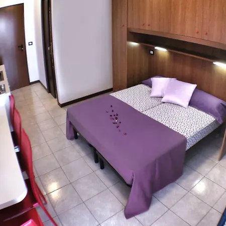 Modern With Outdoor Pool-beahost Apartamento